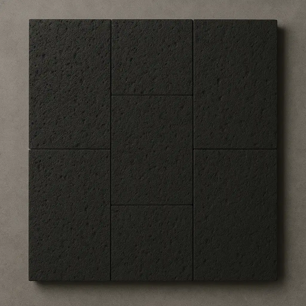 Tekstur close-up batu candi hitam rata alam (RTA) dengan pori-pori vulkanik alami