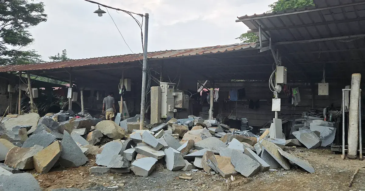 Pabrik Batu Alam AndesitA Stone Cirebon - Supplier Batu Hijau Sukabumi, Andesit, Lava Stone